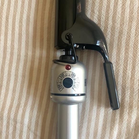 Hot Tools 1.25 curling iron. Barely used. - Picture 3 of 3